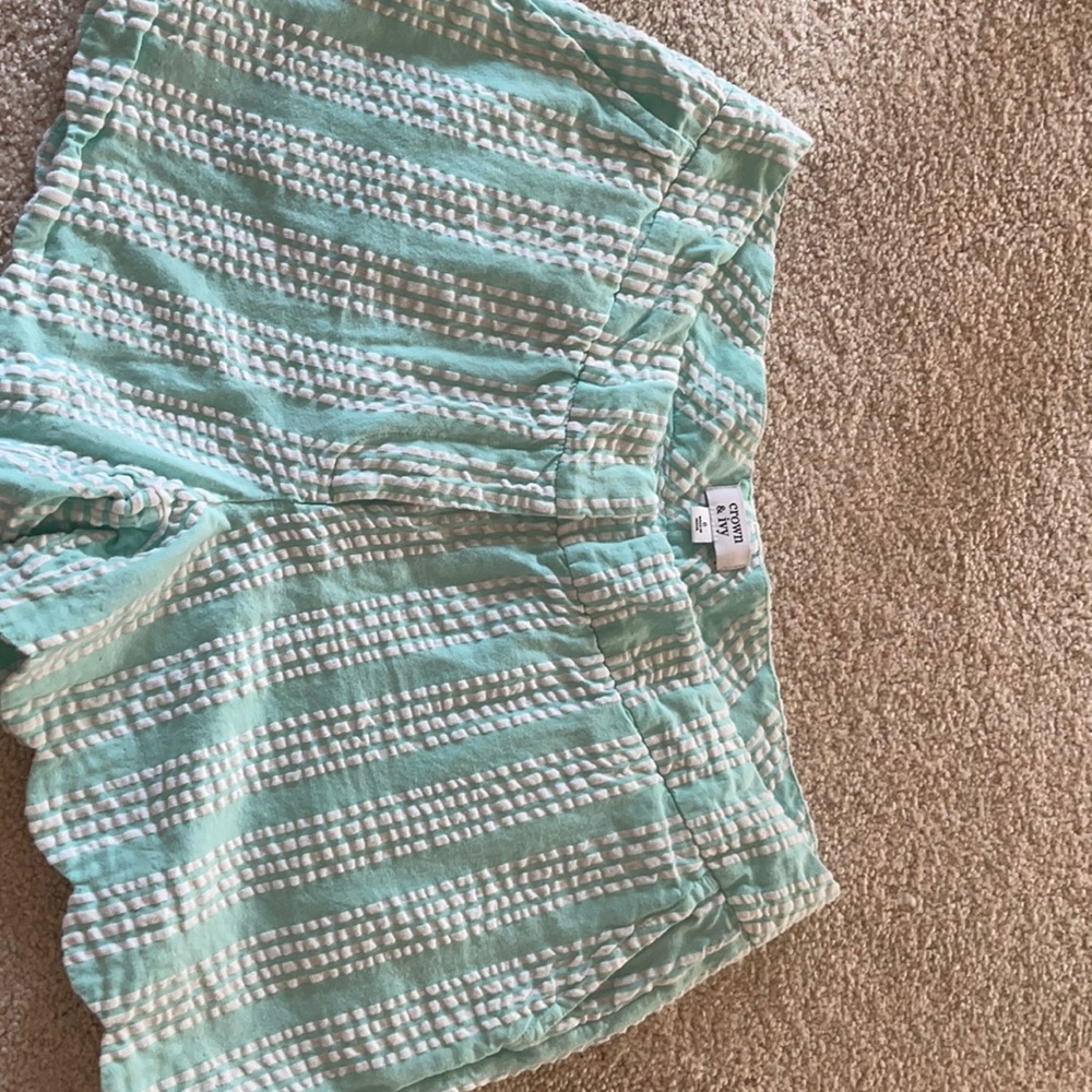 Crown & Ivy Scalloped Shorts